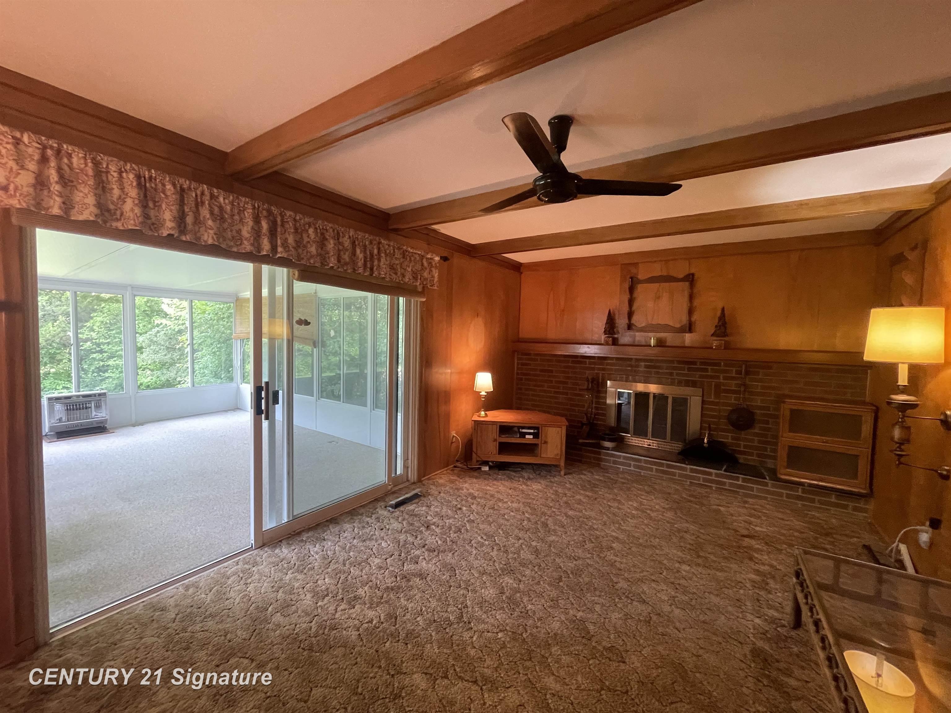 1045 N Pinecrest Lane