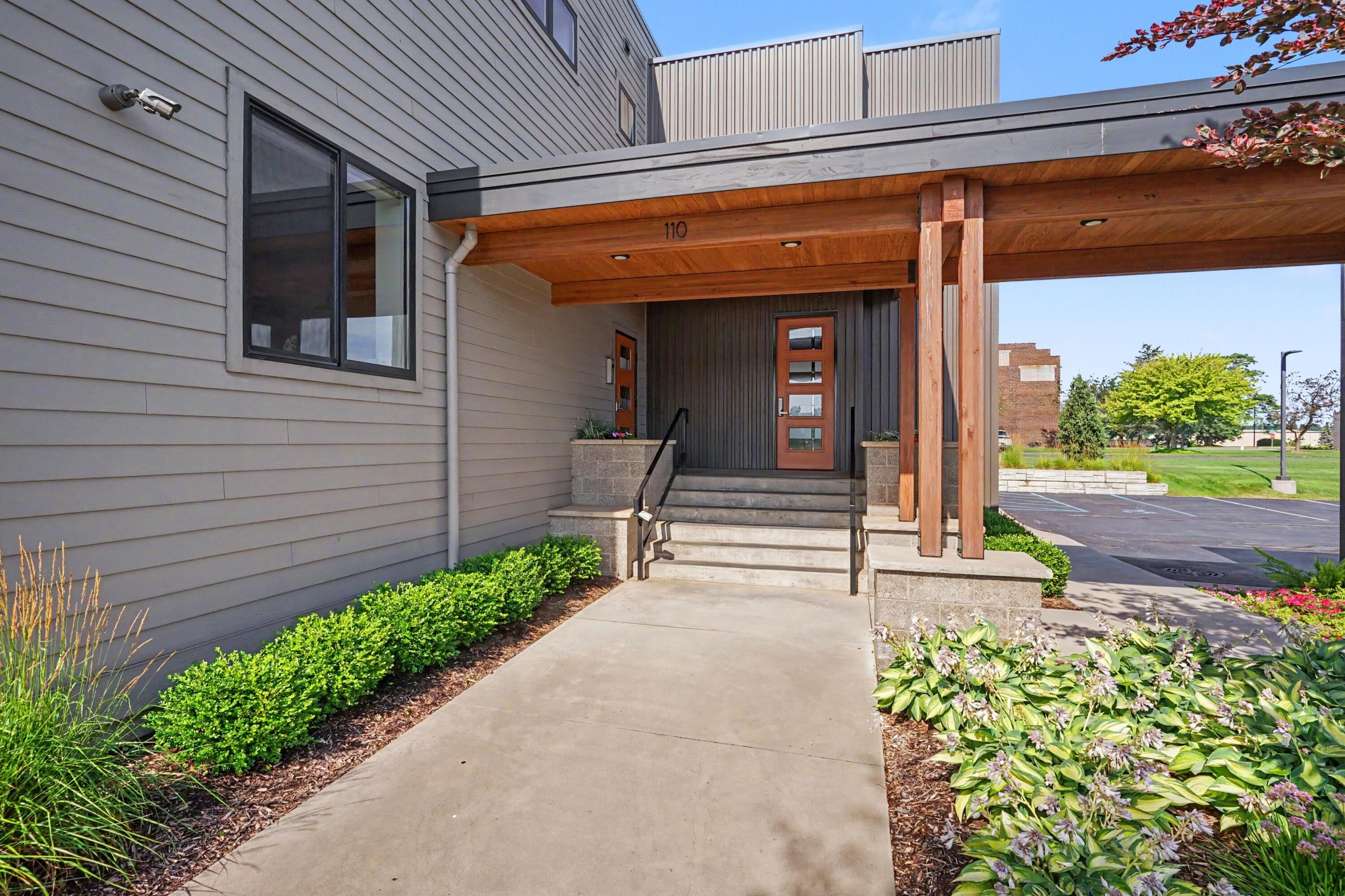 110 Central Avenue 106