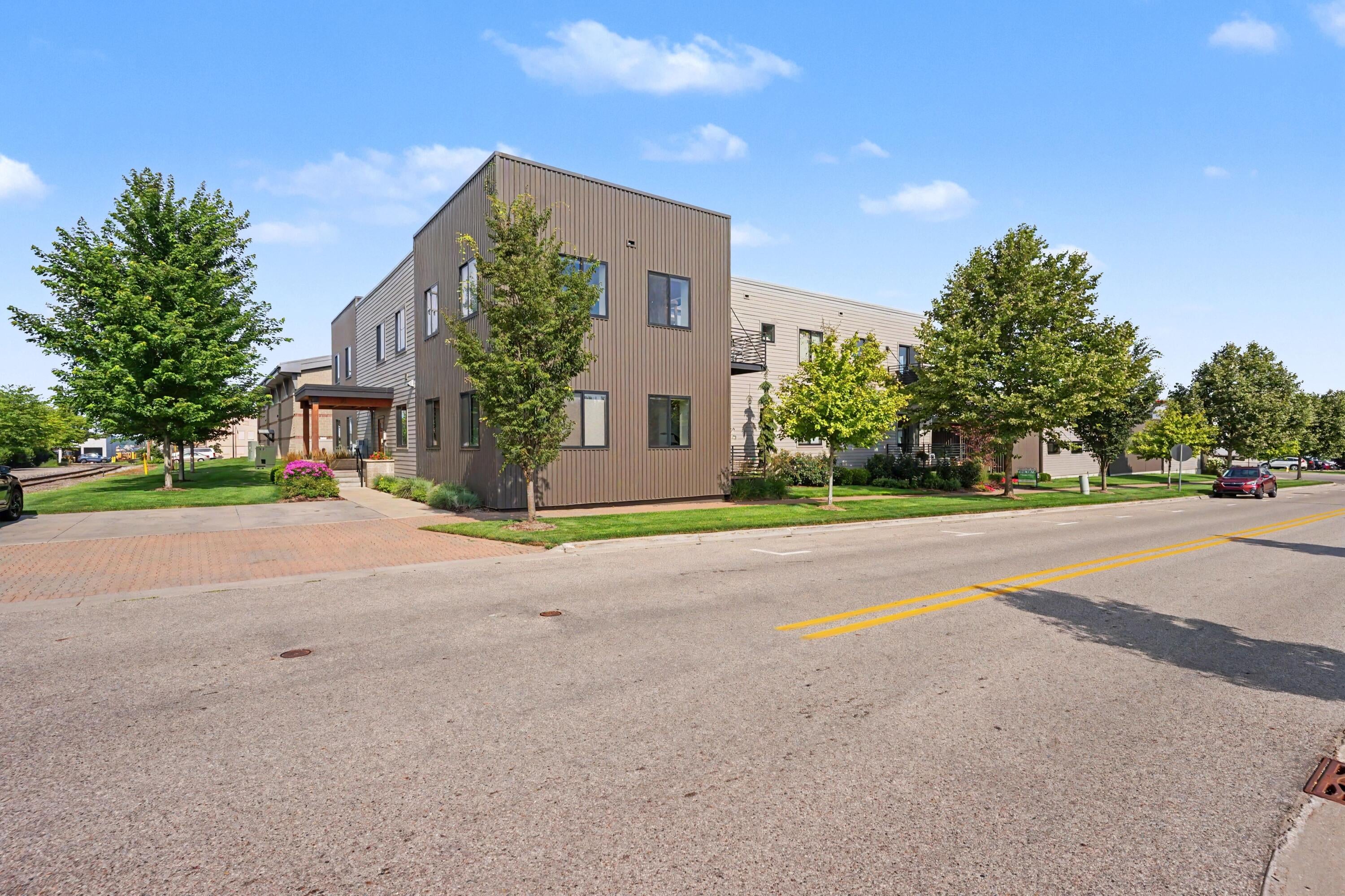 110 Central Avenue 106
