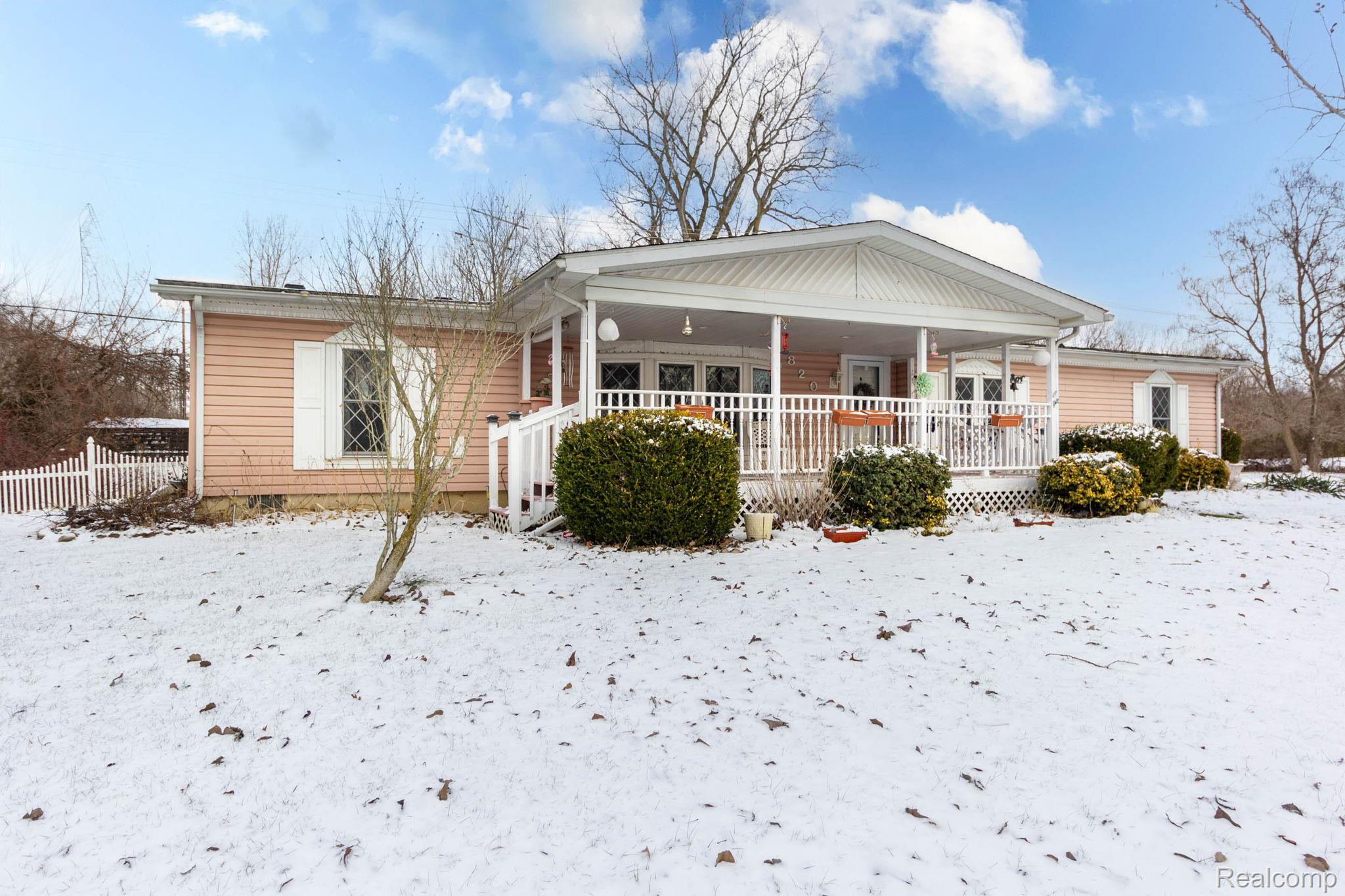 8200 Oakville Waltz Road