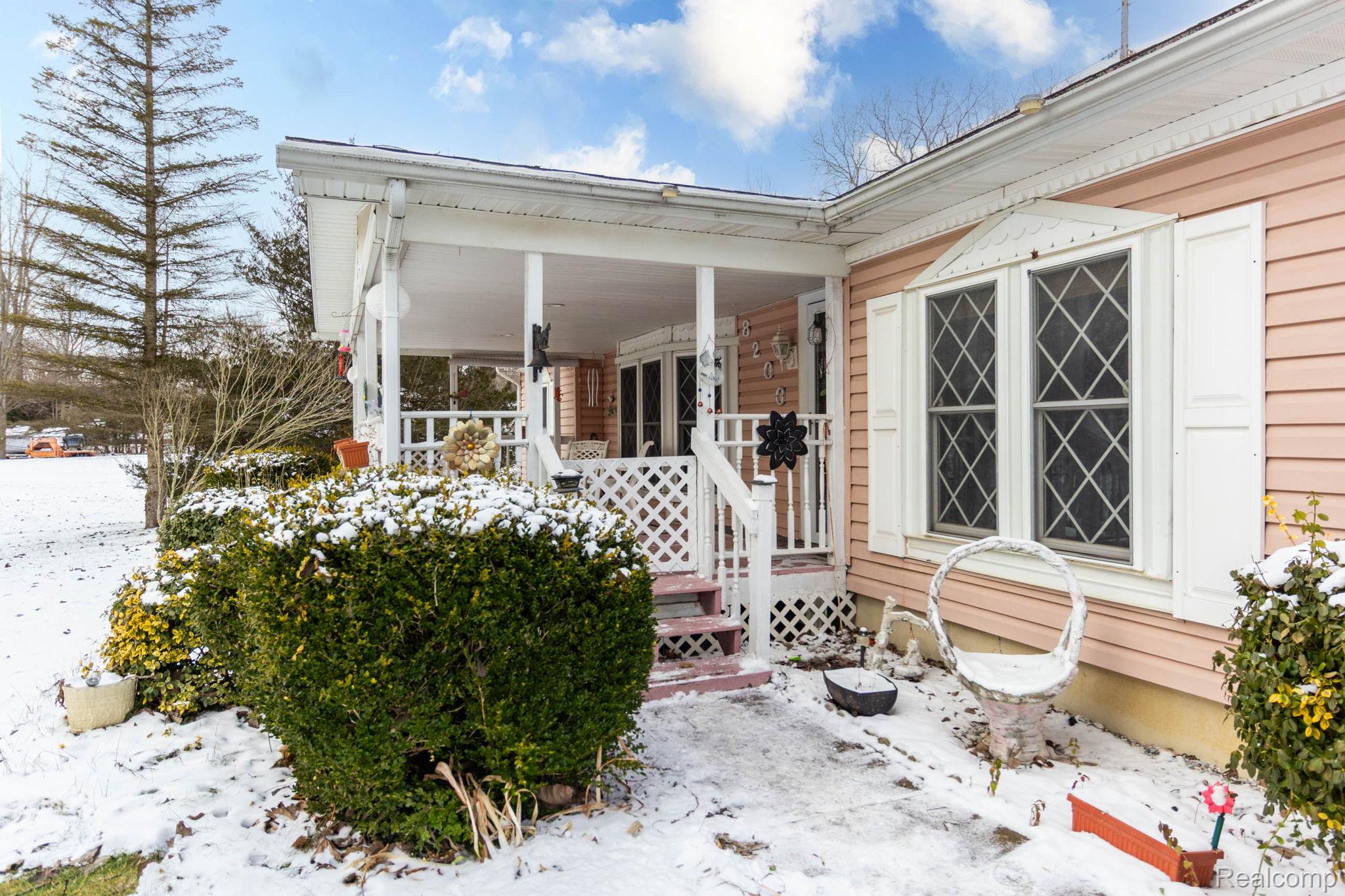 8200 Oakville Waltz Road