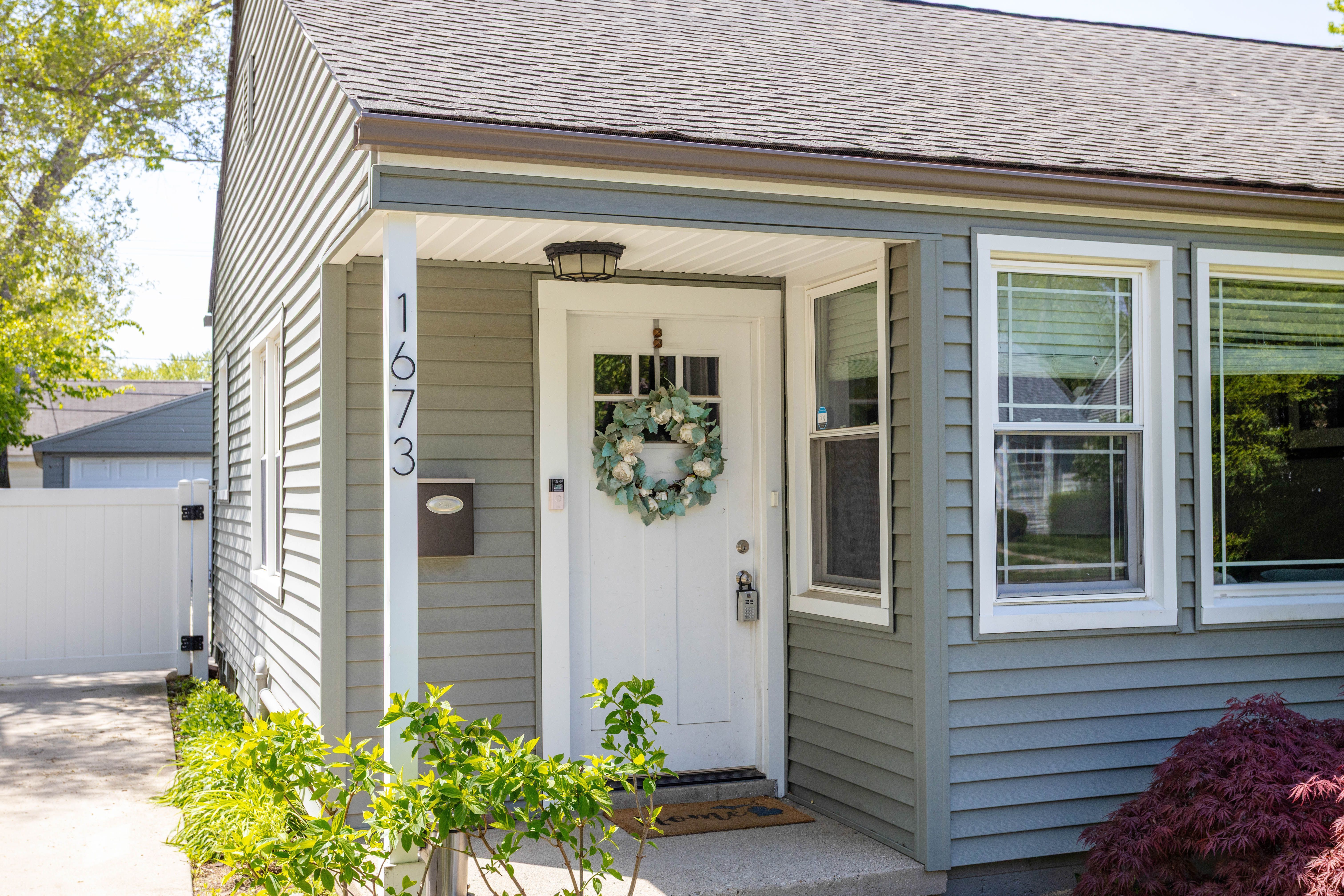 1673 EATON Road