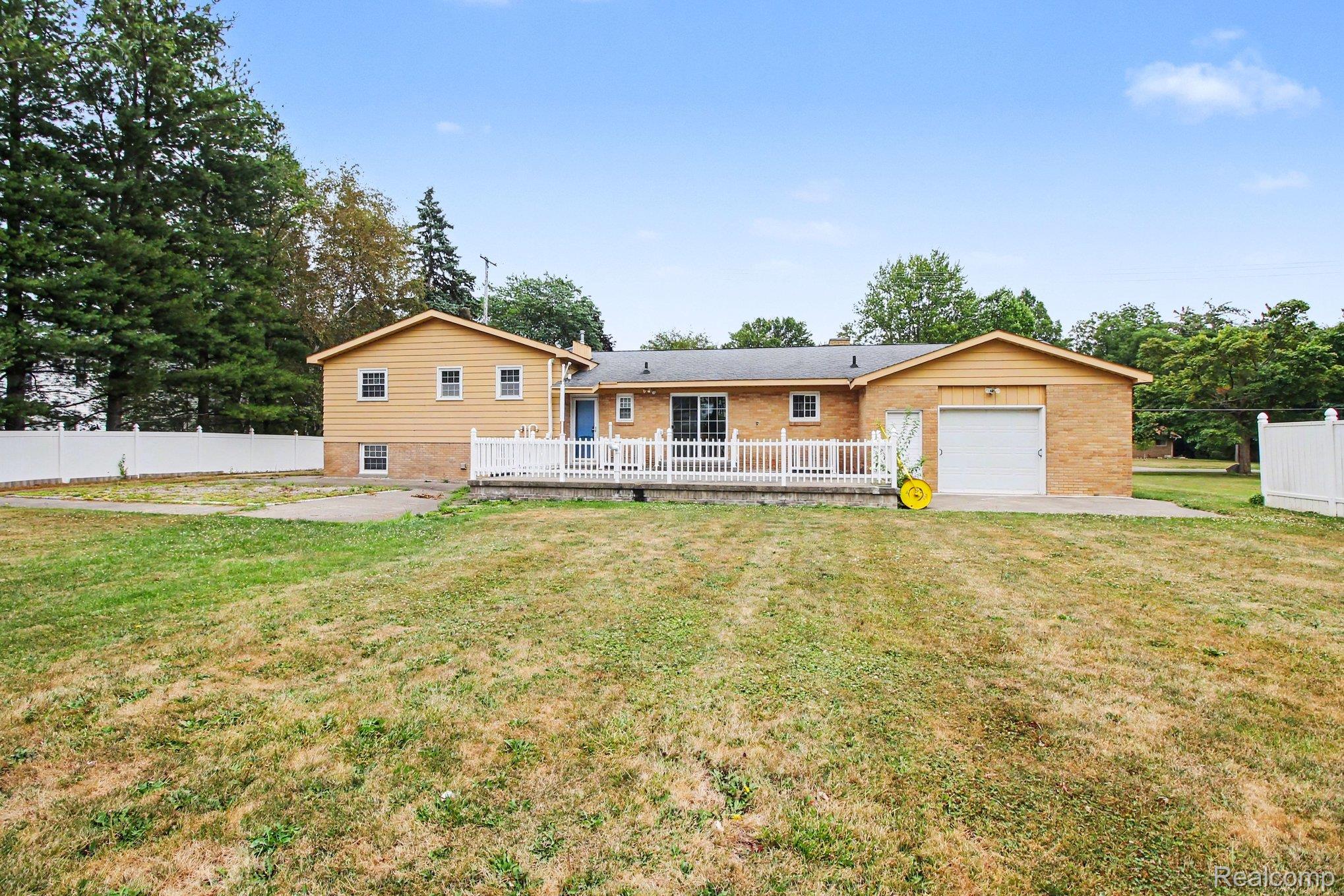 1222 Howe Road
