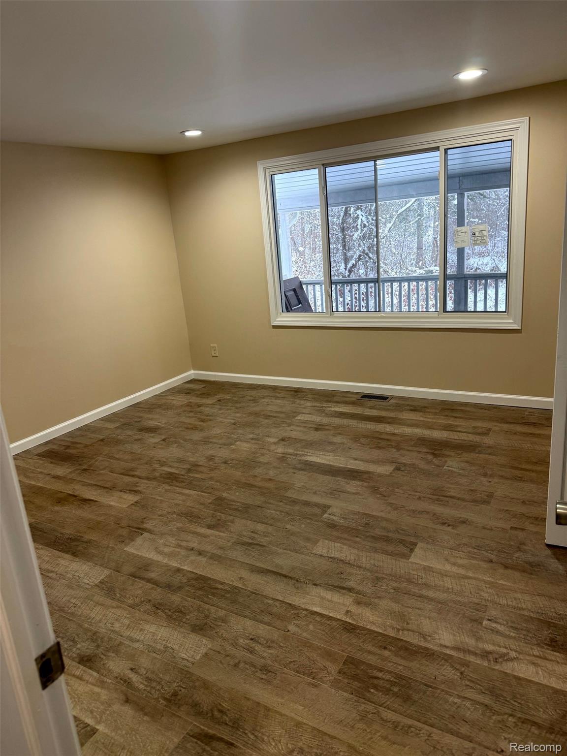 1425 S Cemetery Road