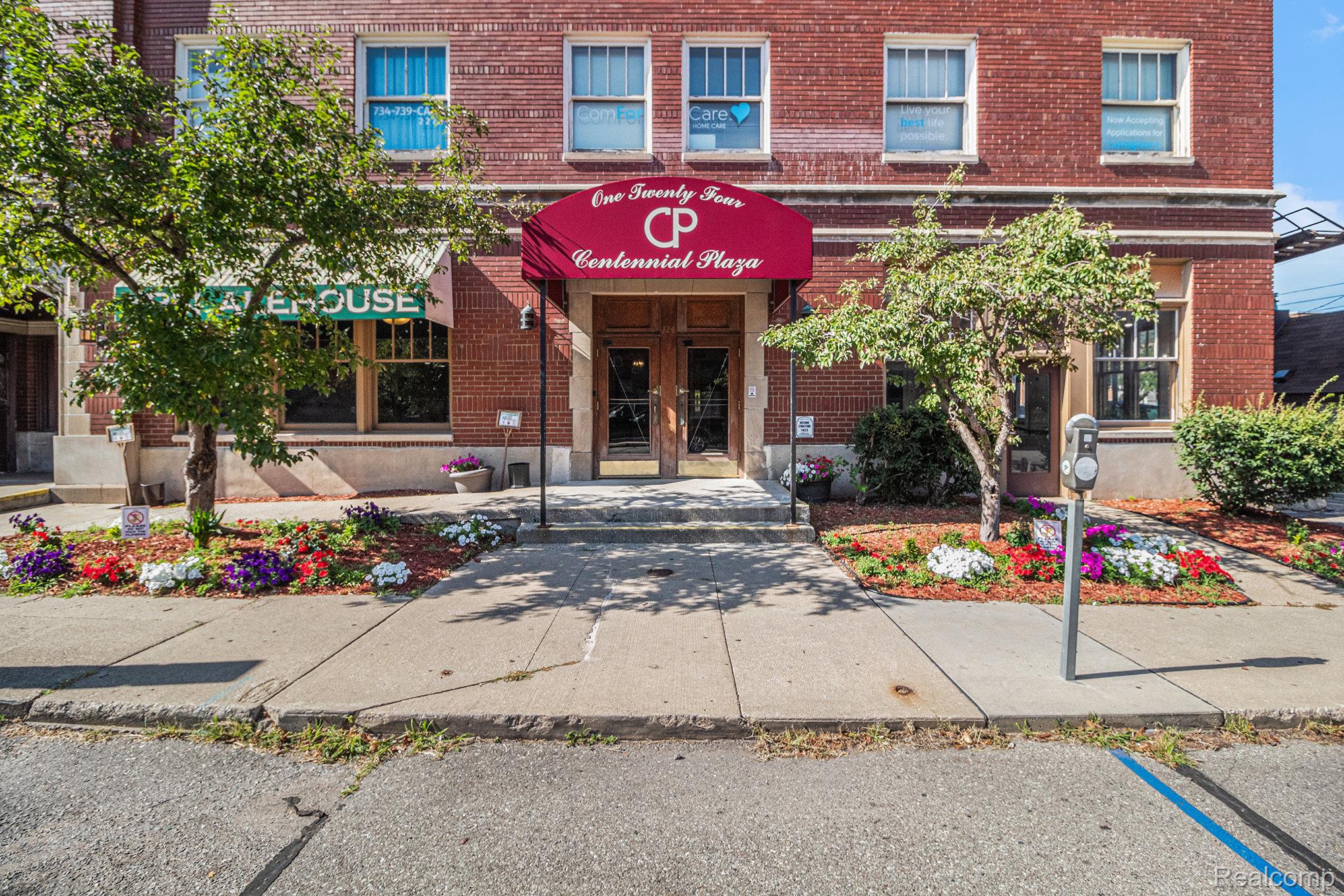 124 Pearl Street E 306