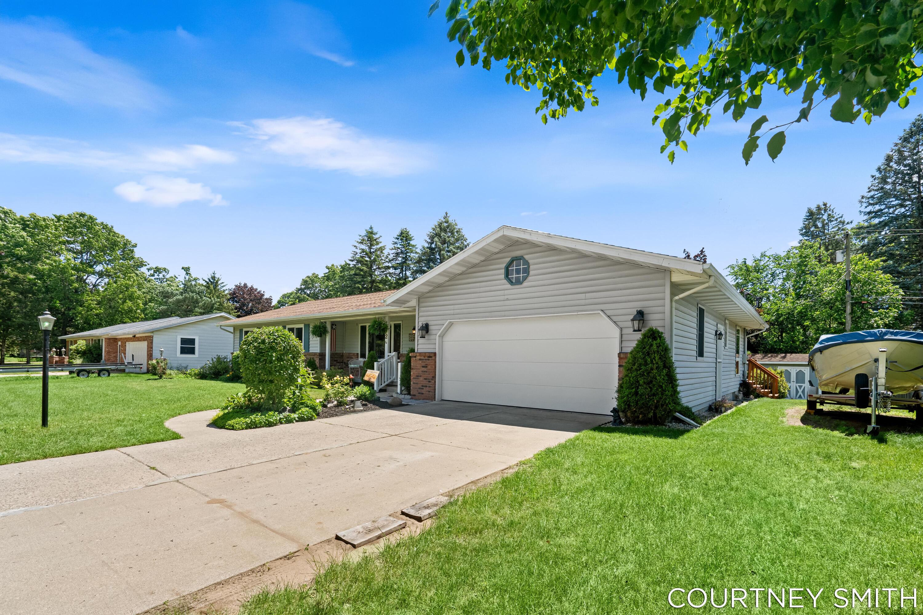 672 Birchwood Court SE