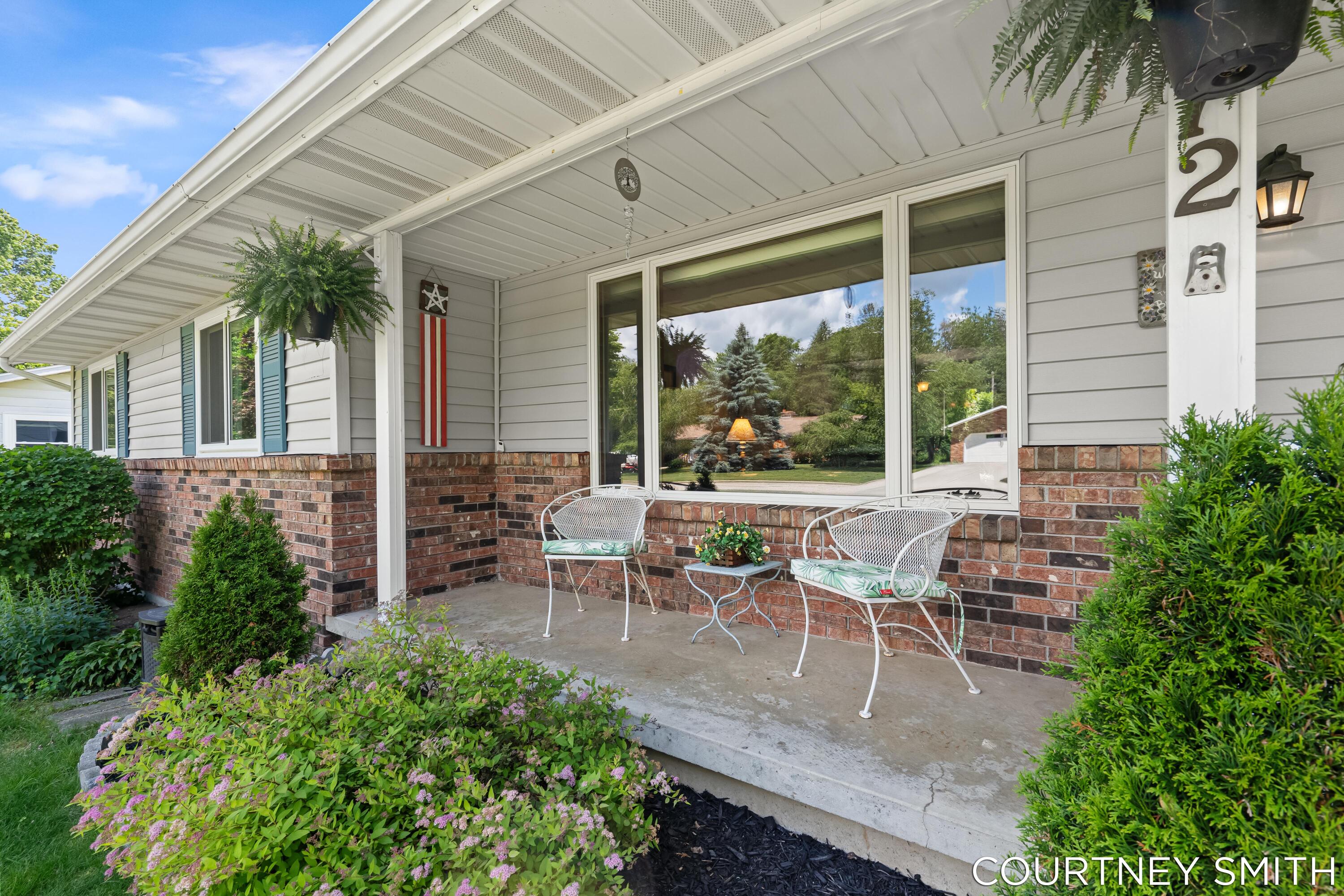 672 Birchwood Court SE
