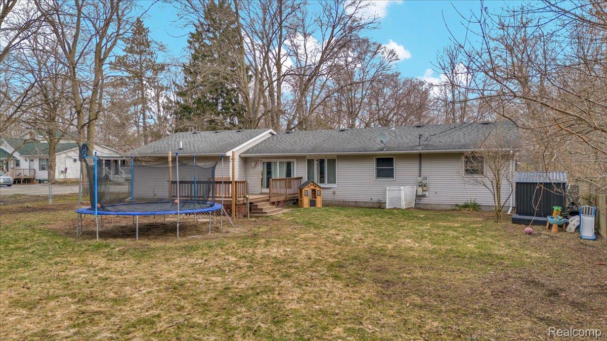 6865 ABBOTTSFORD Road