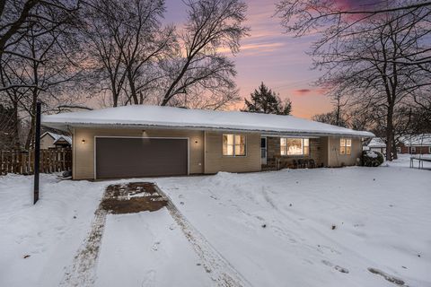 56 Garden Avenue N Pennfield Charter Township MI 49017