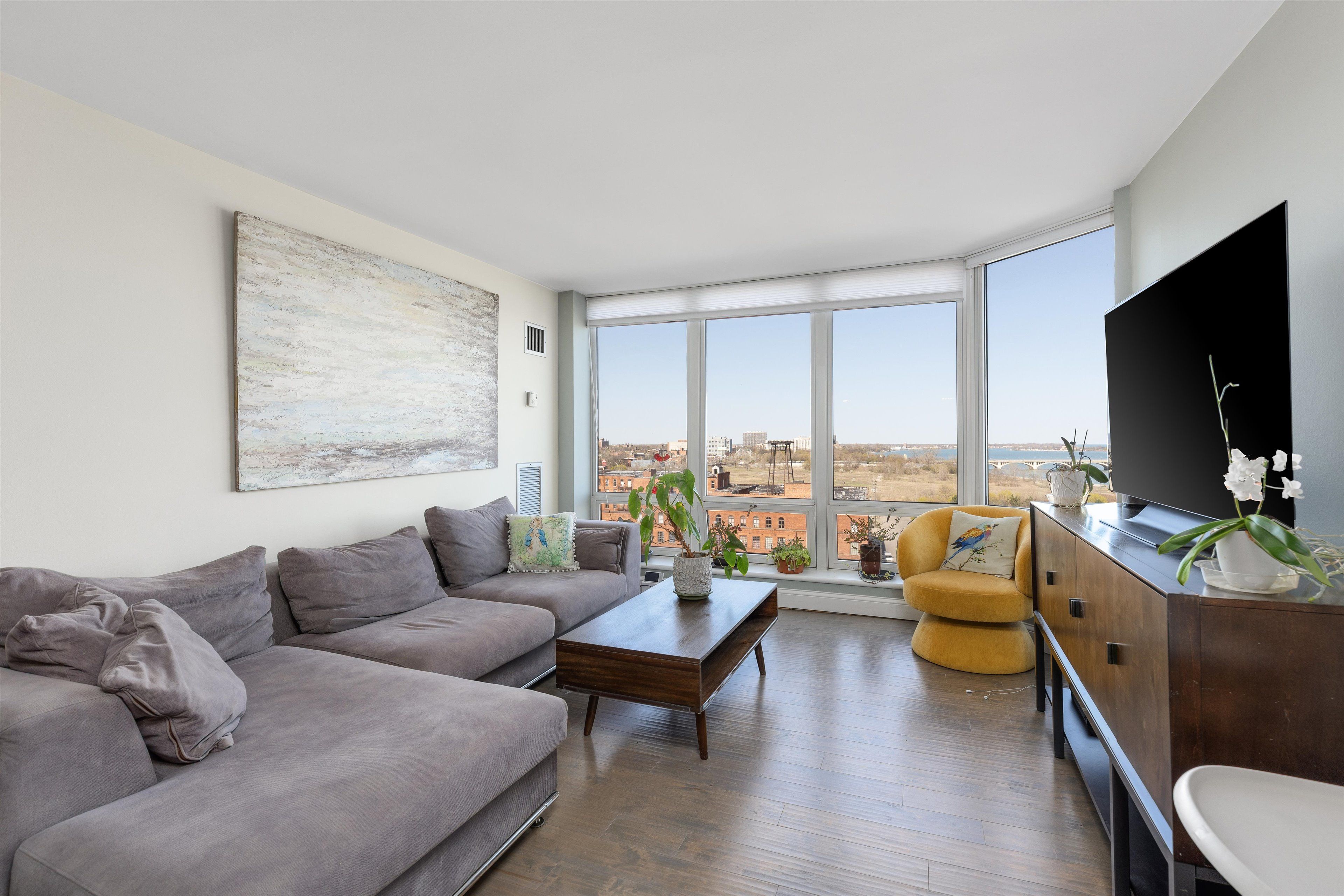 250 E HARBORTOWN Drive 1107