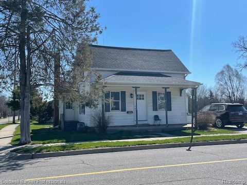 105 S Court Street Lapeer City MI 48446