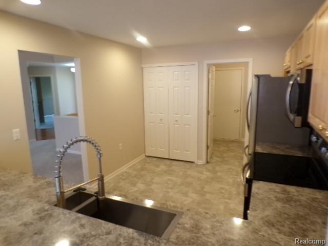 6575 Cortland Avenue