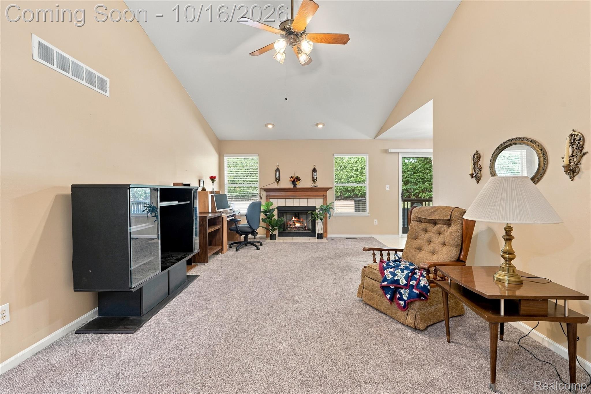 390 Woodfield Square Lane