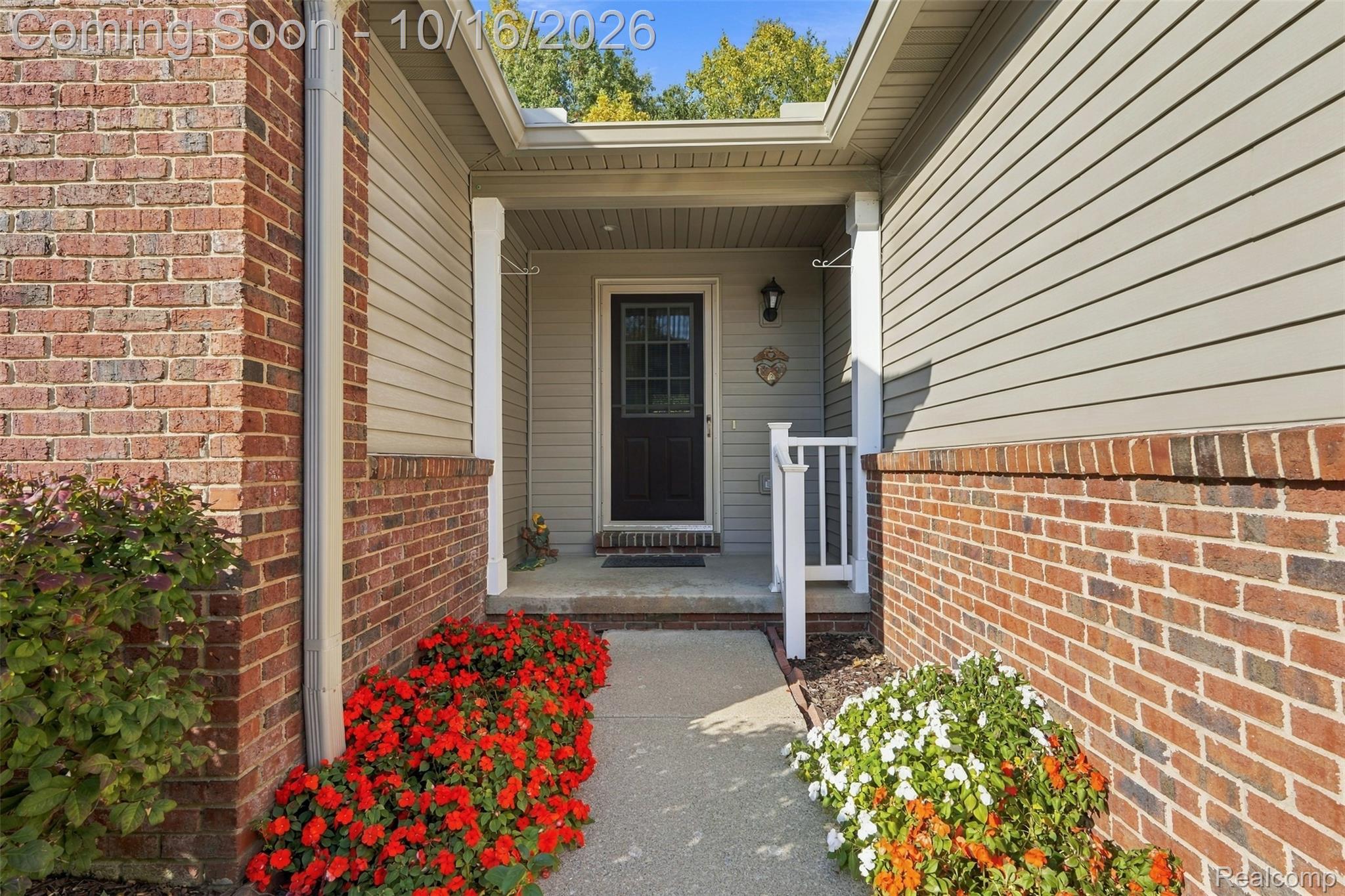 390 Woodfield Square Lane