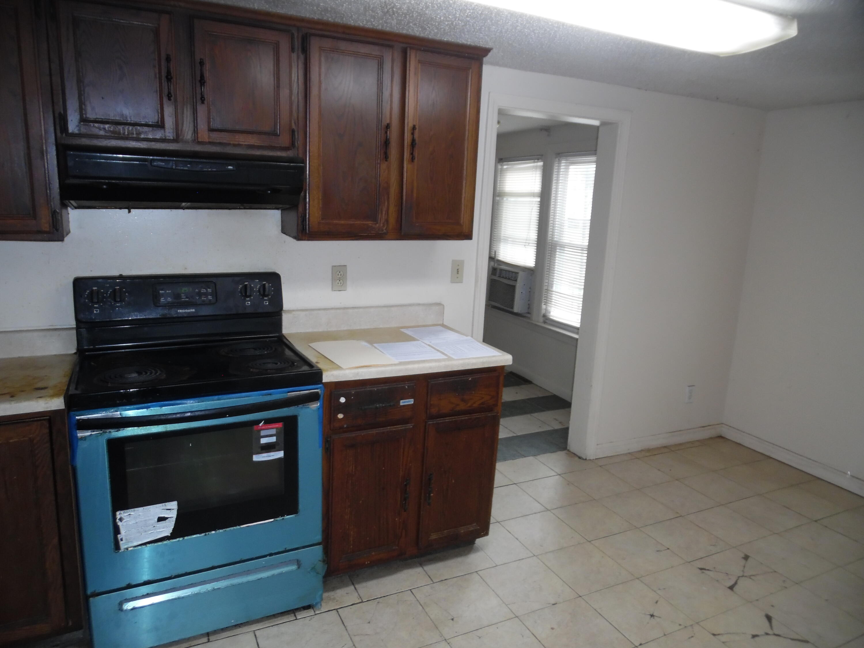 1802 W Argyle Street