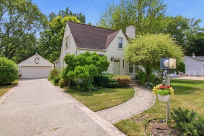 19650 Huntington Avenue Harper Woods City MI 48225