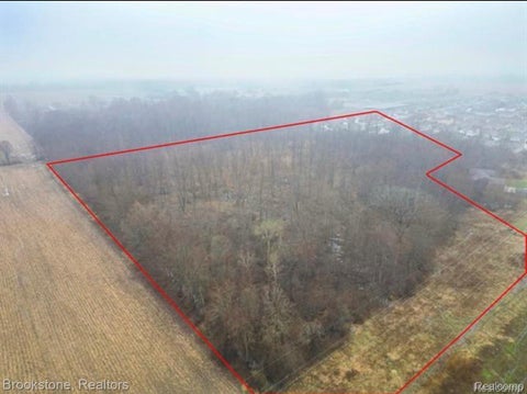 Photo for 00 drakeshire dr E of Kidder Rd - S of Almont Rd