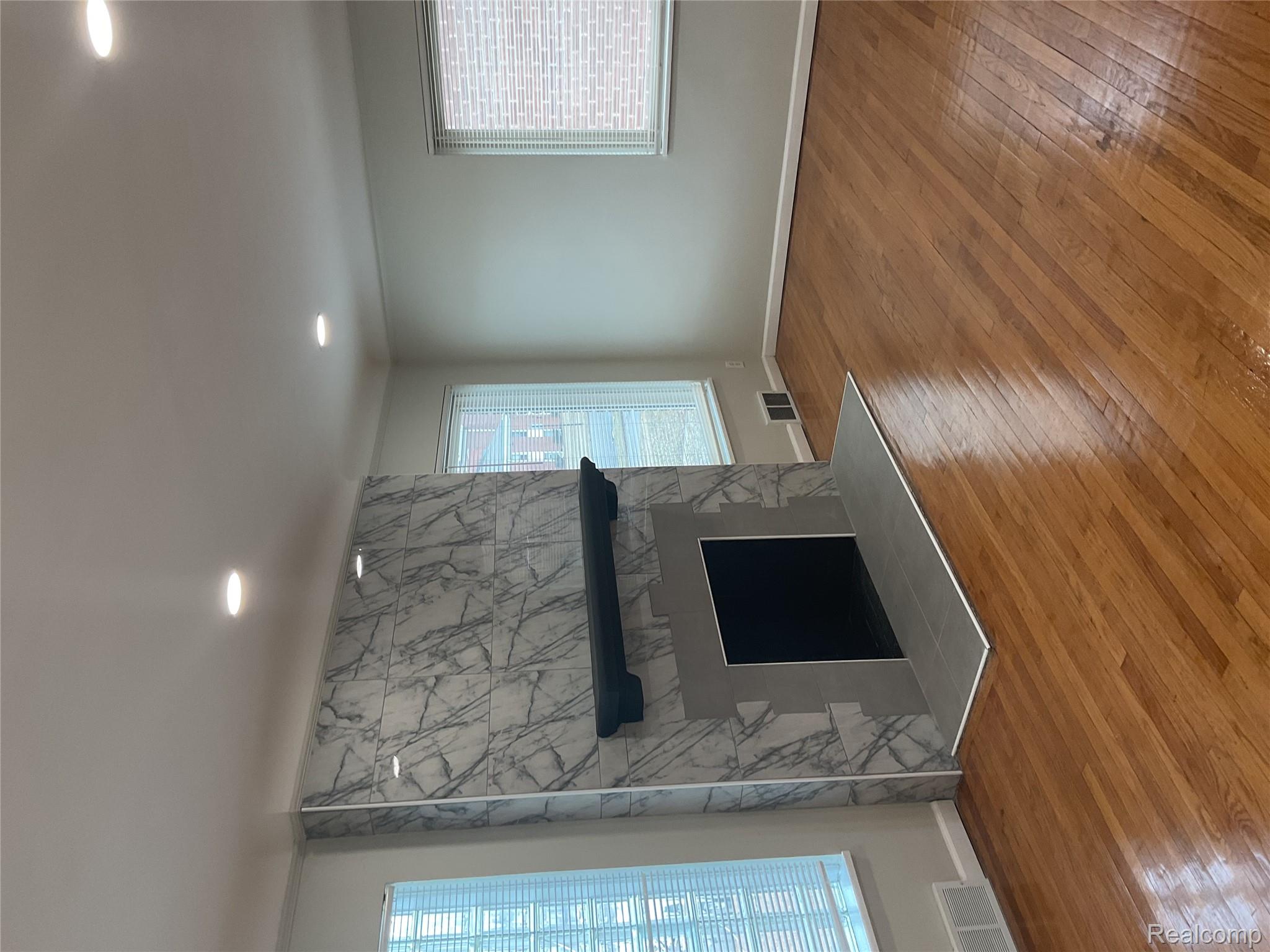 16744 Fenmore 16744 Fenmore Street