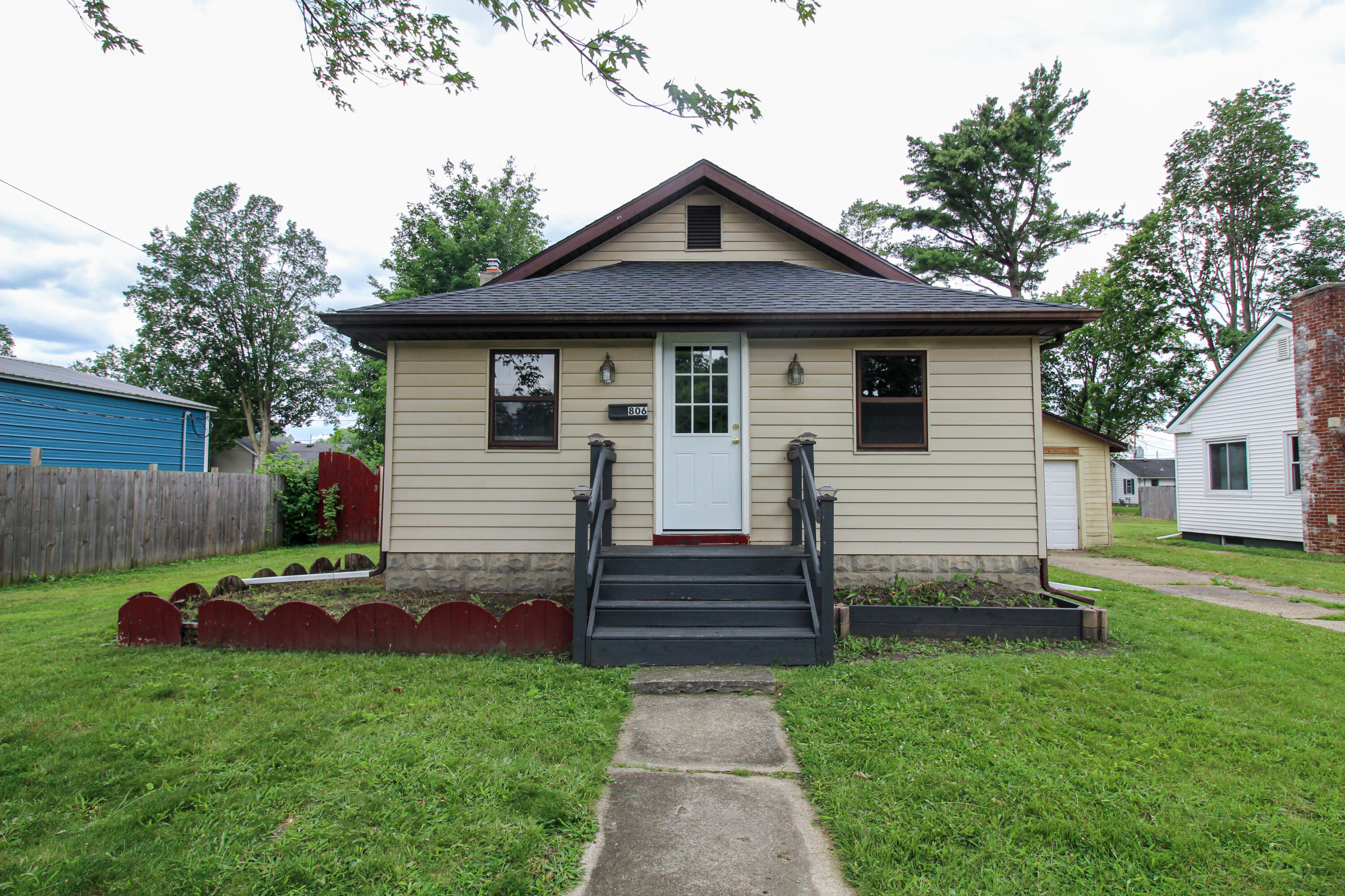 806 West Street