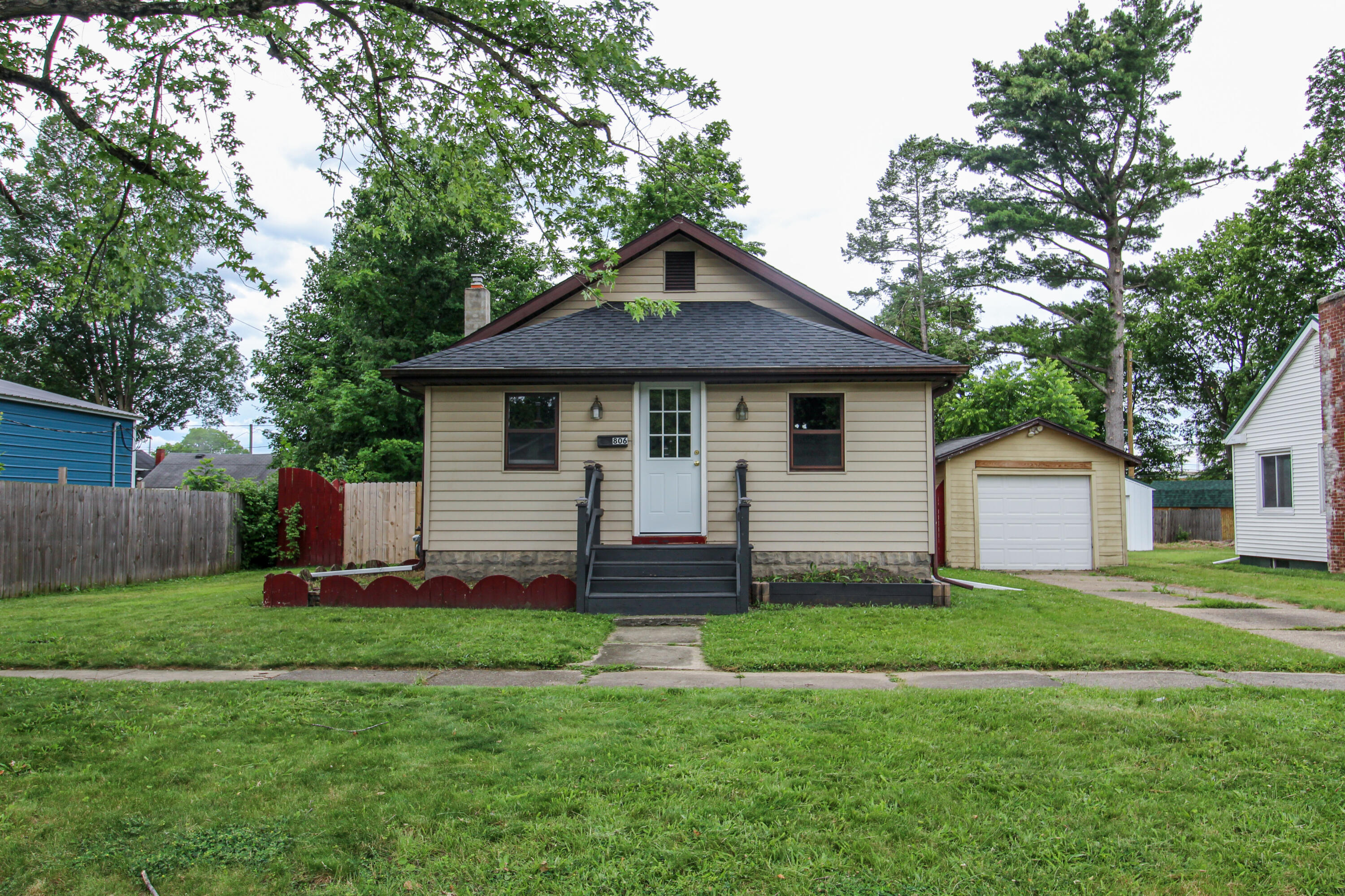 806 West Street