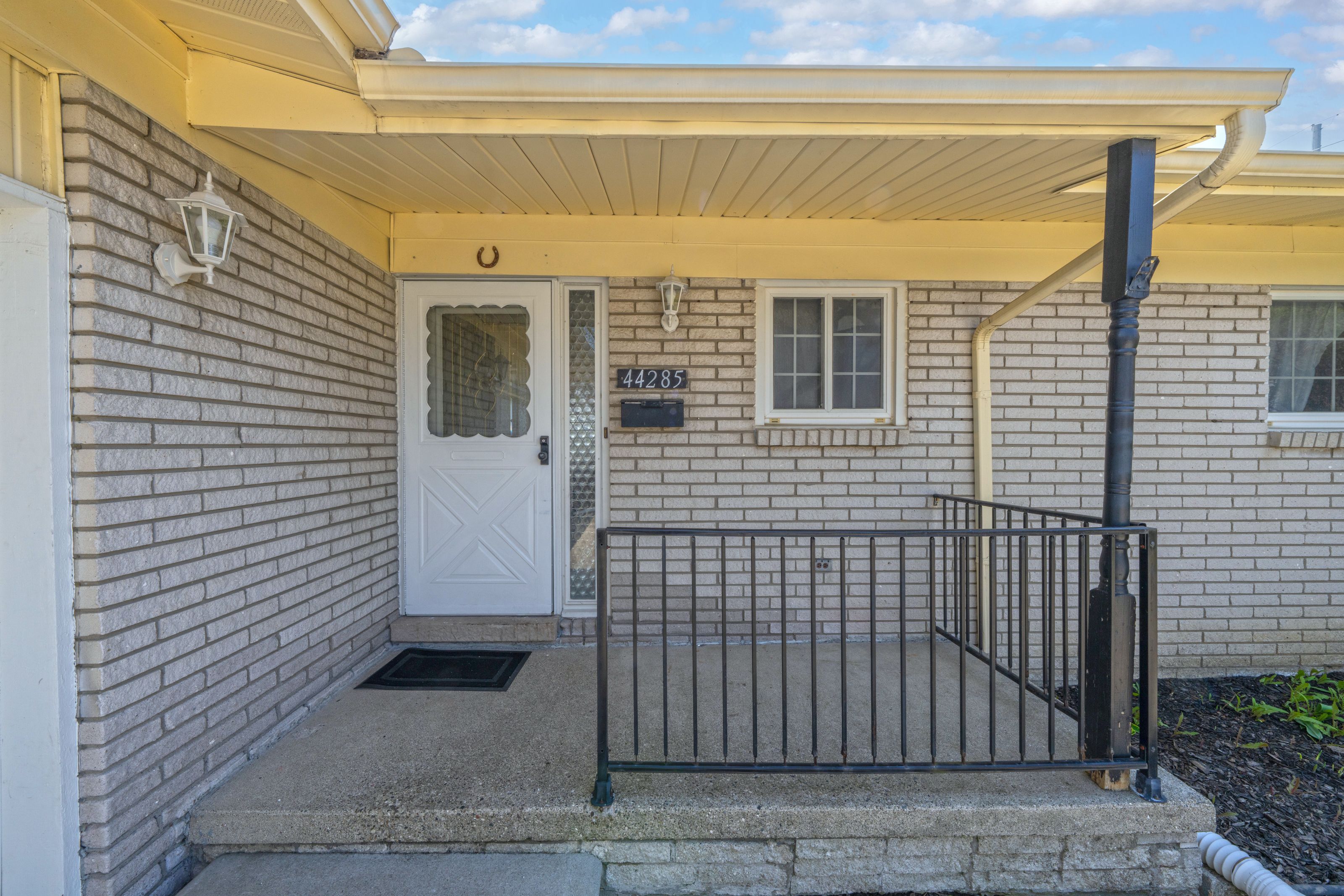 44285 SUFFOLK Court