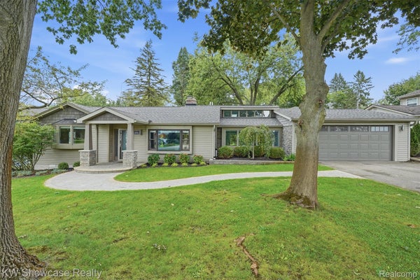 2152 SHANKIN DR, WOLVERINE LAKE, MI 48390 - Image 8a5d3a1fdb47839b3d17efbc643a6e91/3154982847