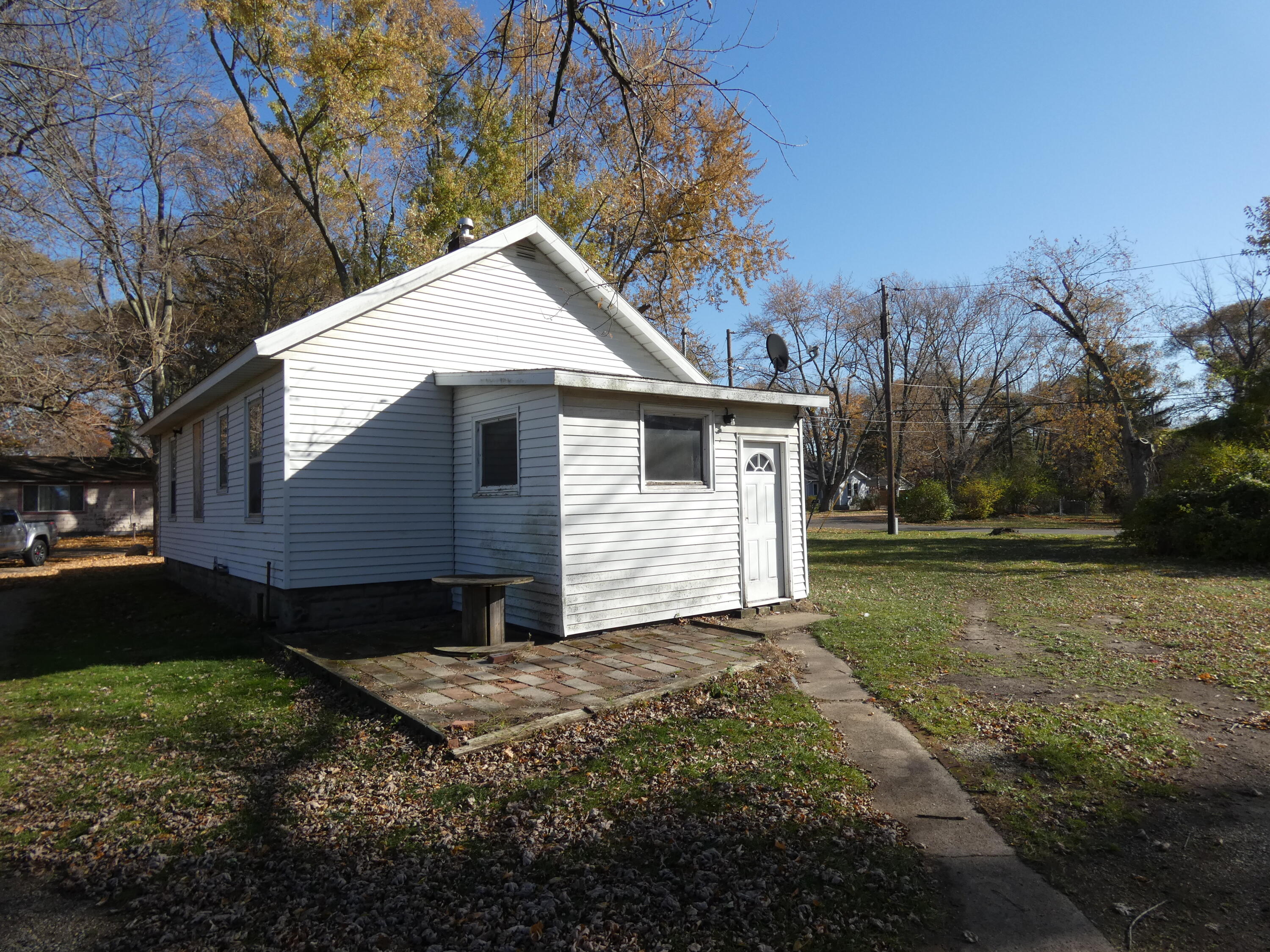 1146 Coolidge Avenue