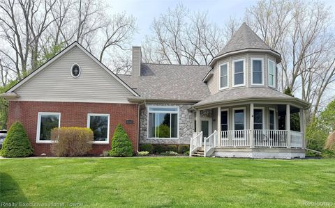 52762 S Weathervane Drive Chesterfield Township MI 48047
