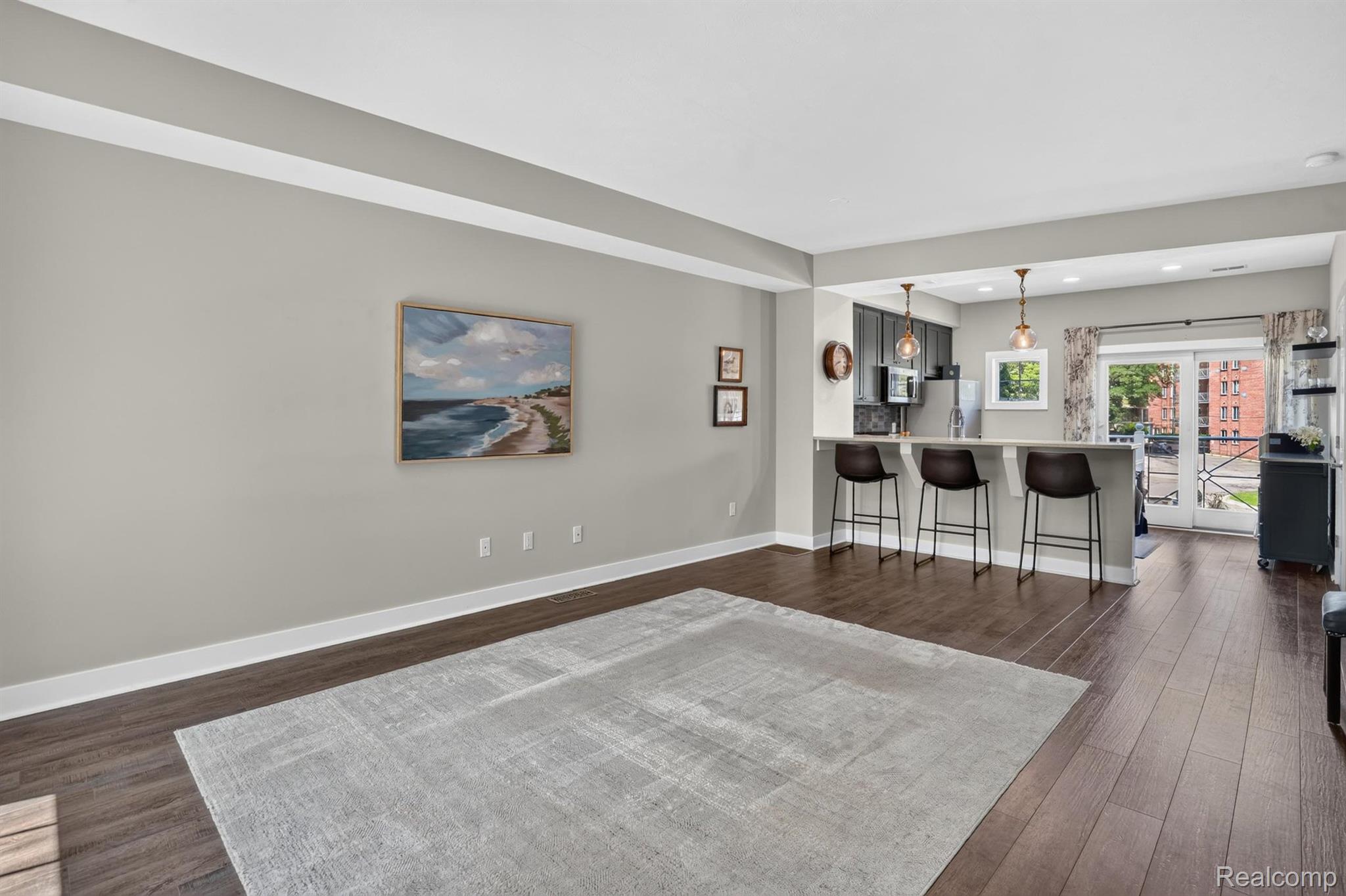 352 W Grand River Avenue 3