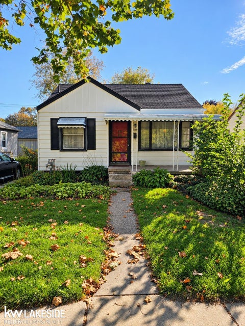 Photo of 18706 Beech Daly RD, Redford Charter Township, MI 48240 (MLS # 58050224260)