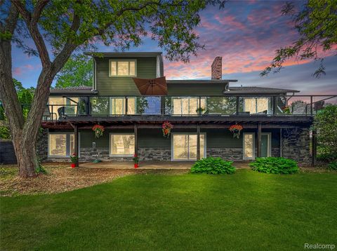 3978 CHANDA Highland Charter Township MI 48356