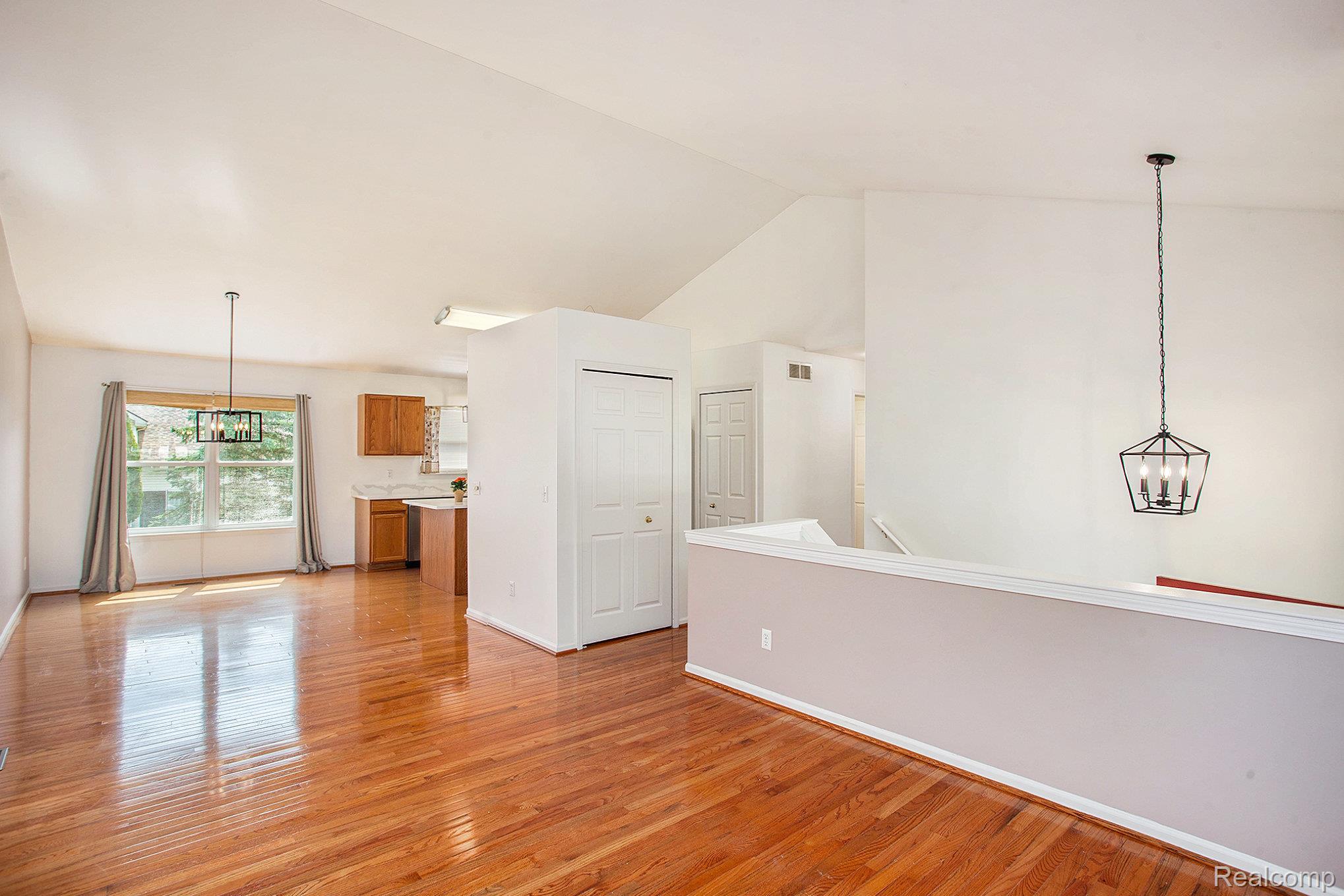 Orion Charter Township, Michigan 48360, United States, 4 Bedrooms Bedrooms, ,3 BathroomsBathrooms,Residential,Pending,214867