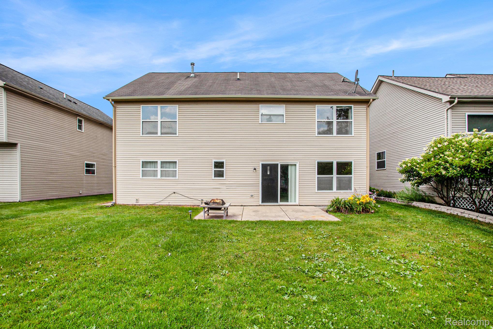 Orion Charter Township, Michigan 48360, United States, 4 Bedrooms Bedrooms, ,3 BathroomsBathrooms,Residential,Pending,214867