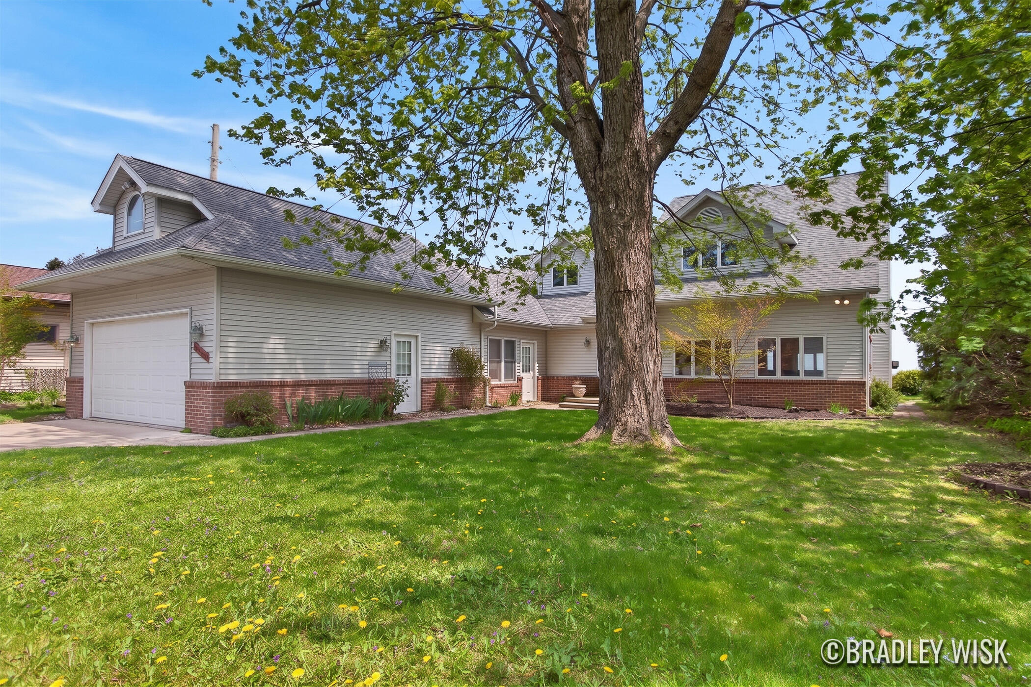 203 S Lake Street