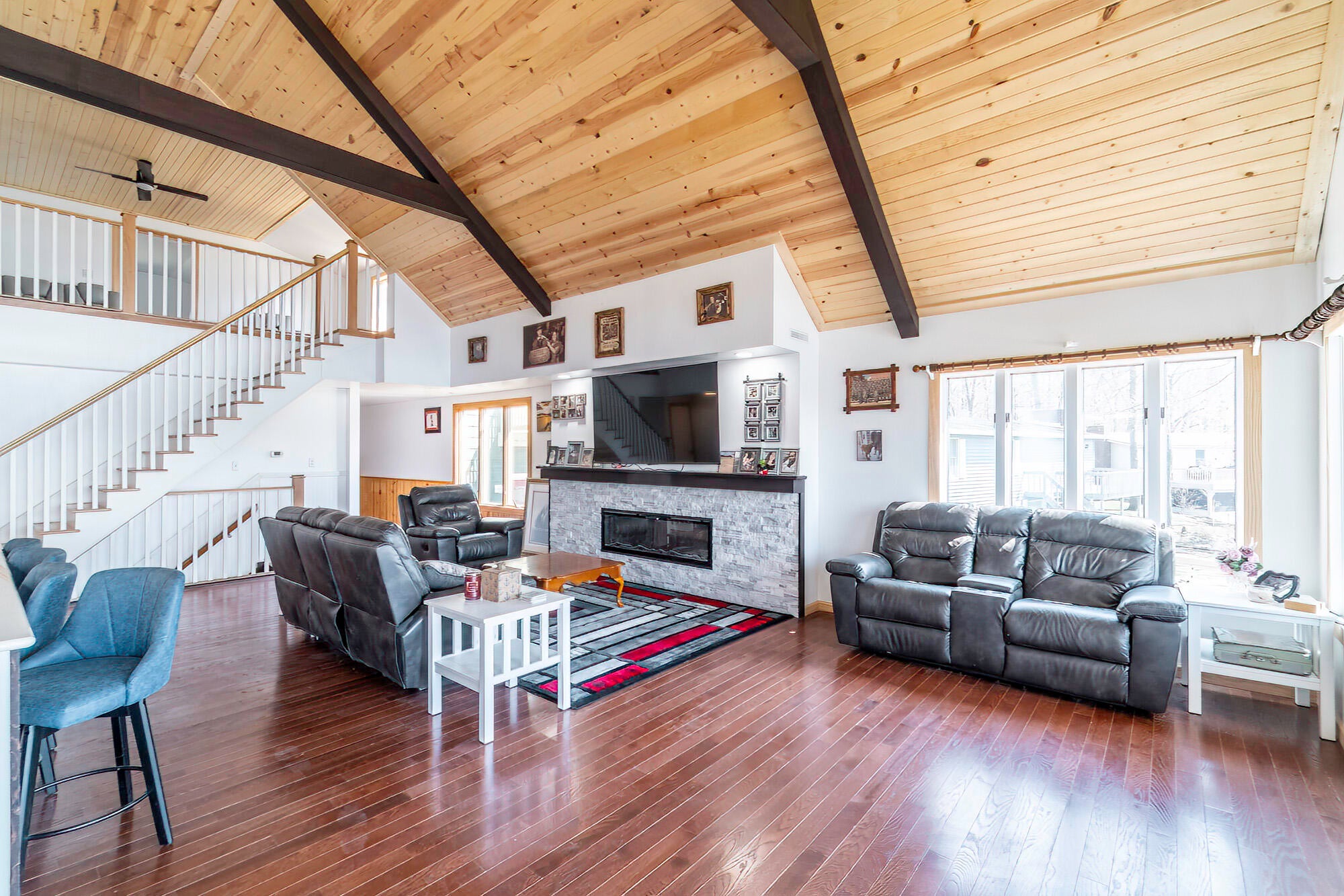 1064 Bayview Drive