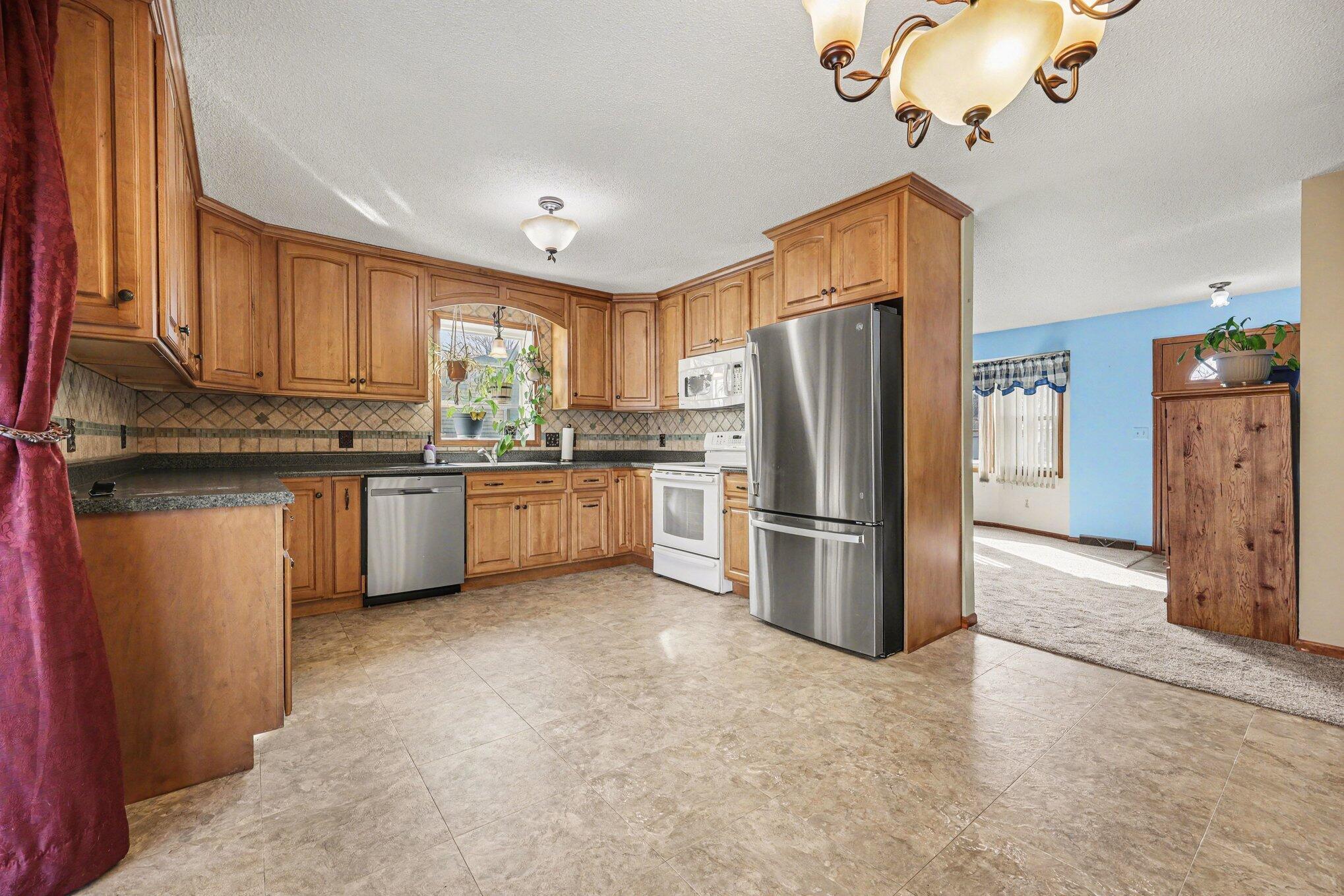 4475 Sutton Place SW