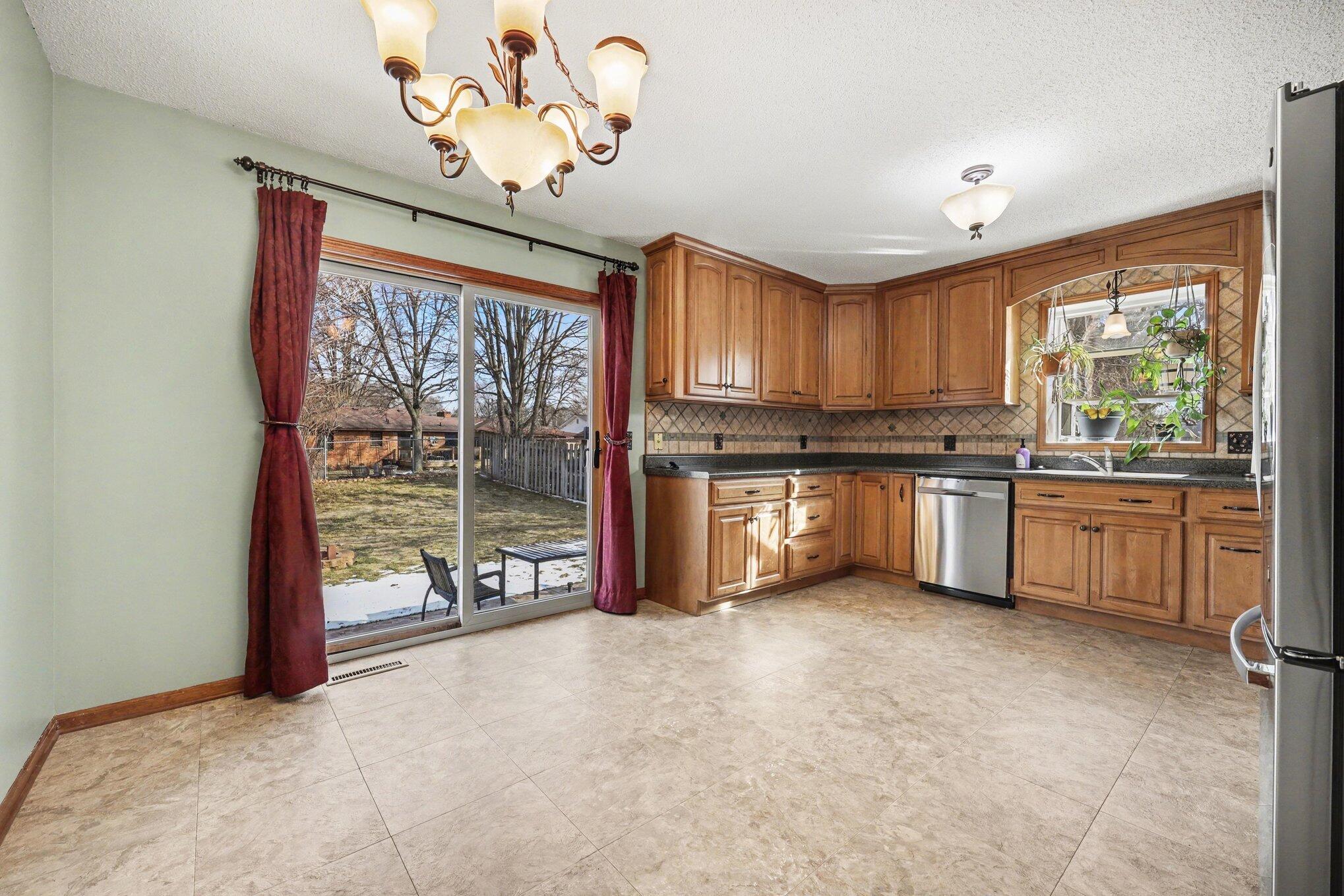 4475 Sutton Place SW