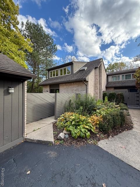 41350 N Woodward Avenue W 8 Bloomfield Hills City MI 48304