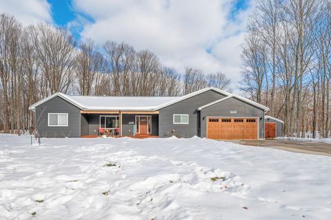 Tiny photo for 16688 Canyon Cove, Big Rapids Charter Township, MI 49307 (MLS # 72026001861)