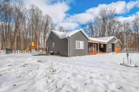 Tiny photo for 16688 Canyon Cove, Big Rapids Charter Township, MI 49307 (MLS # 72026001861)