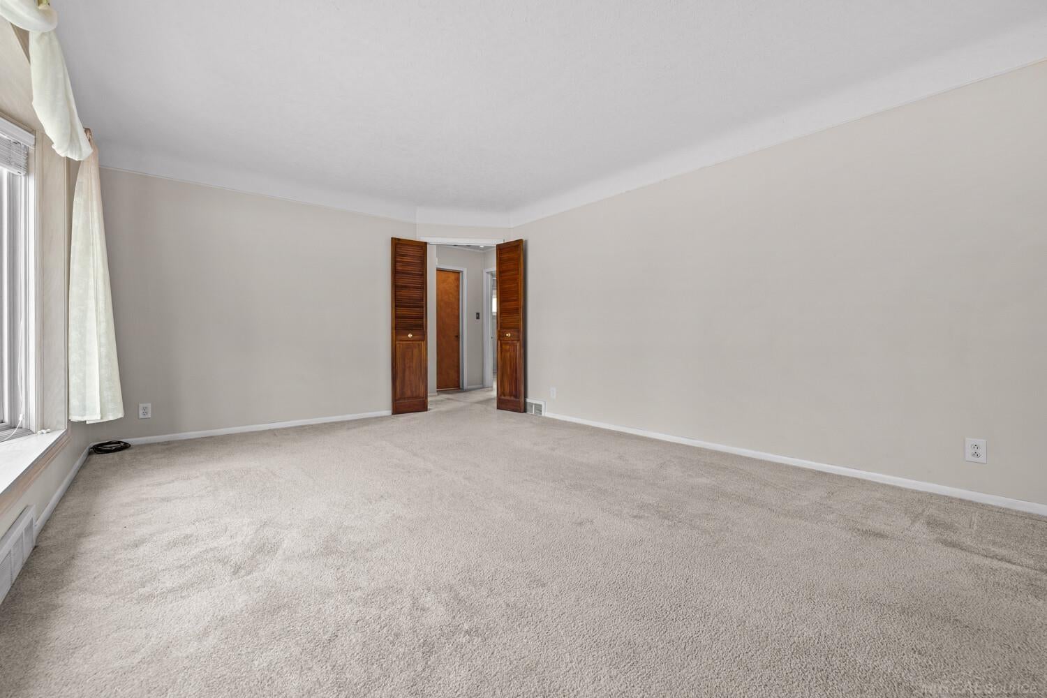 999 Huntington Drive