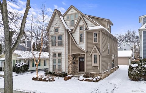 651 Davis Avenue Birmingham City MI 48009