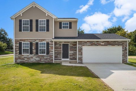 1135 LANCASTER Street Lapeer City MI 48446