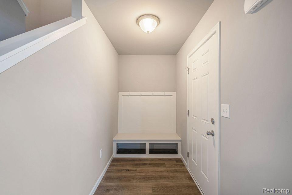 1135 LANCASTER Street