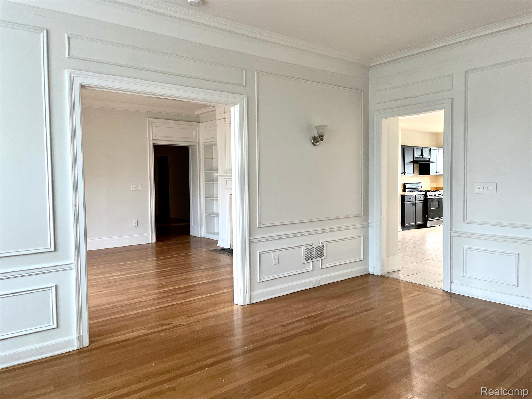 2900 E Jefferson Avenue B1