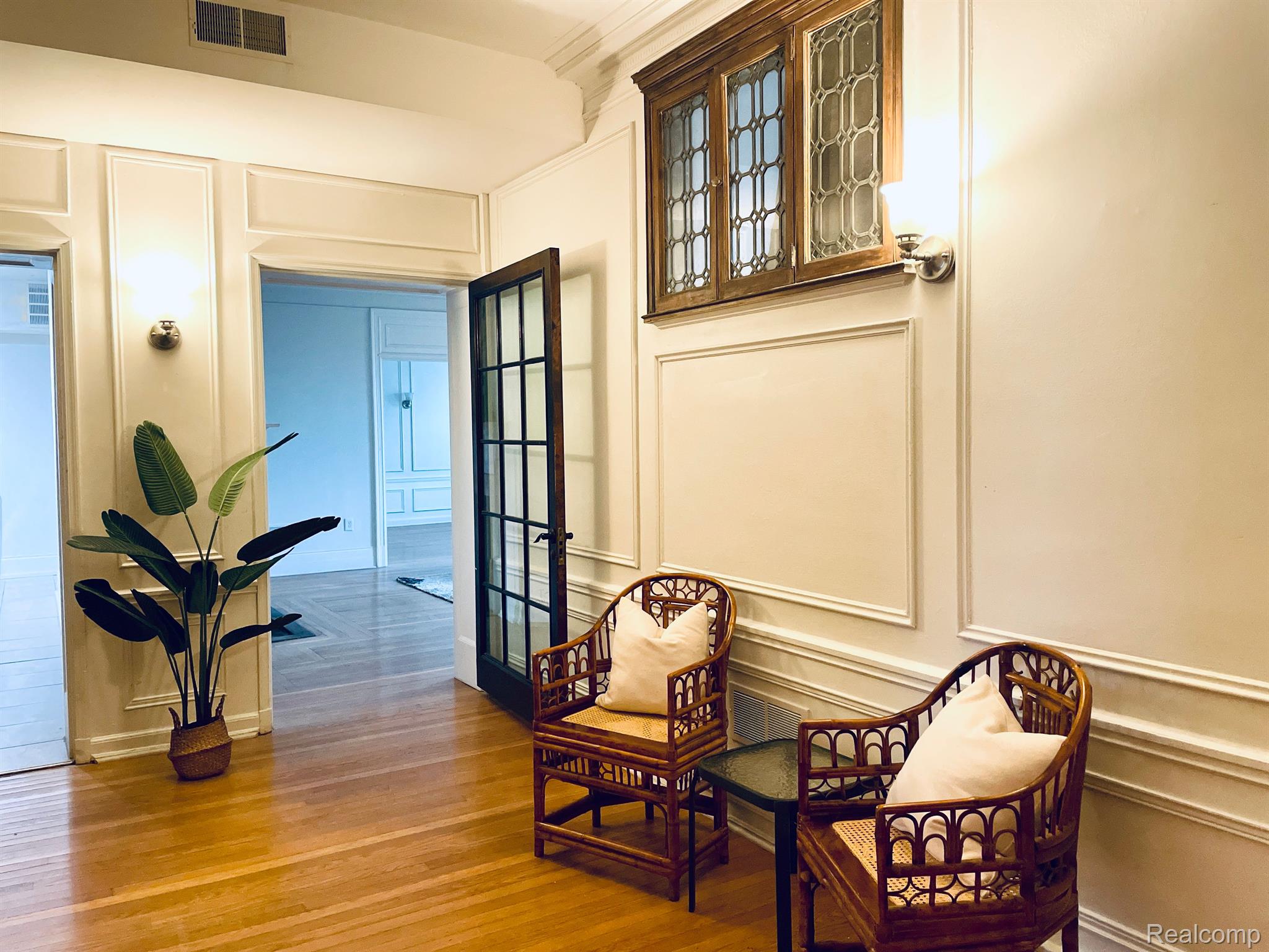 2900 E Jefferson Avenue B1