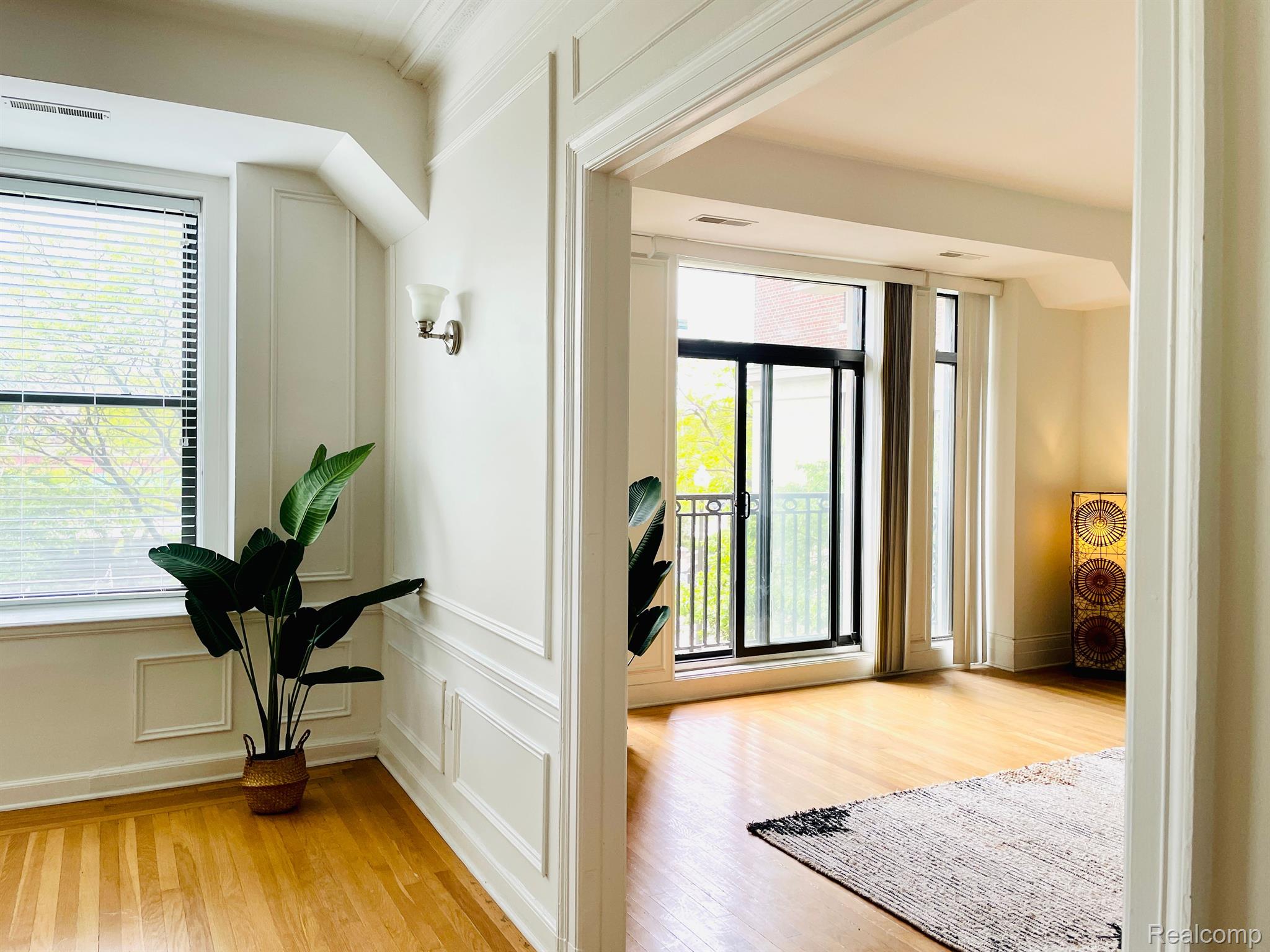 2900 E Jefferson Avenue B1