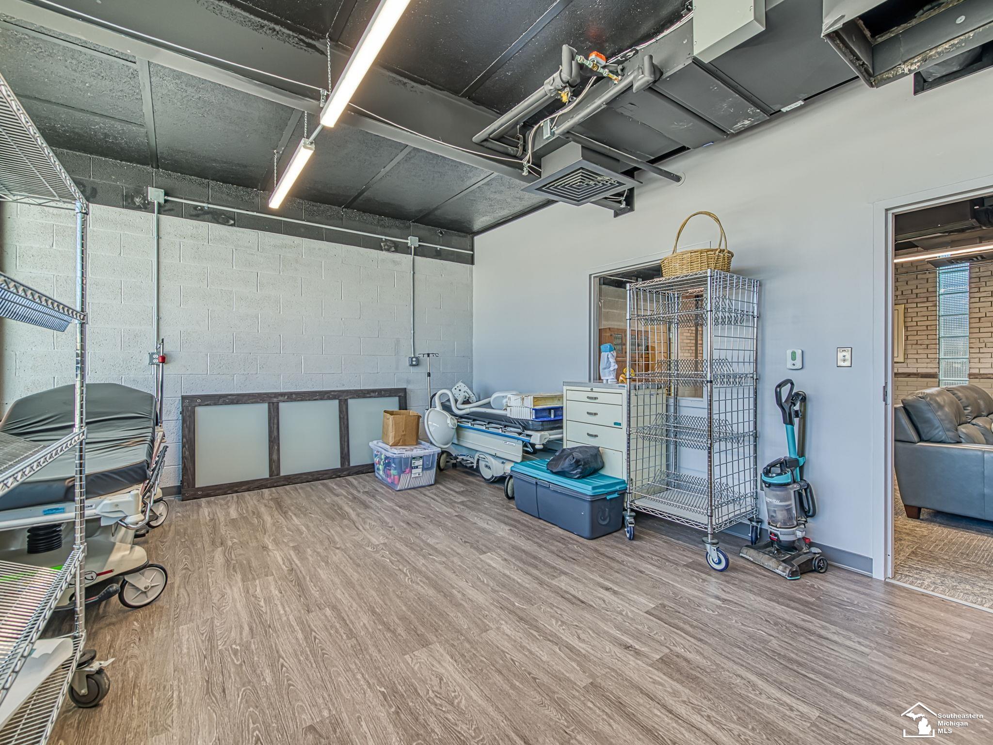 2400 N Dixie Highway