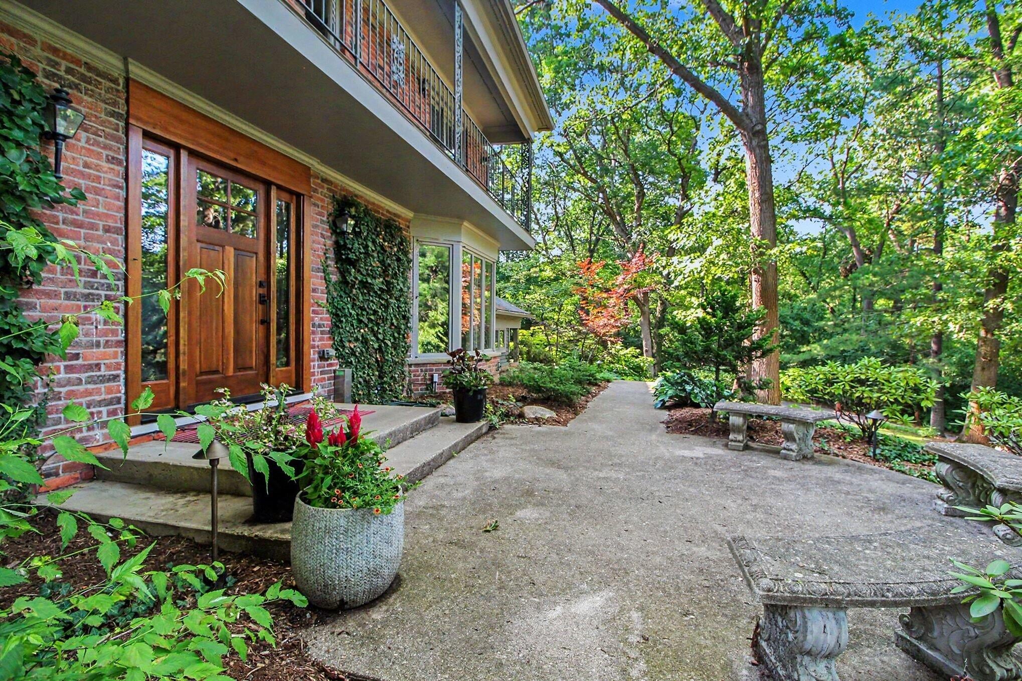 432 Riverview Drive