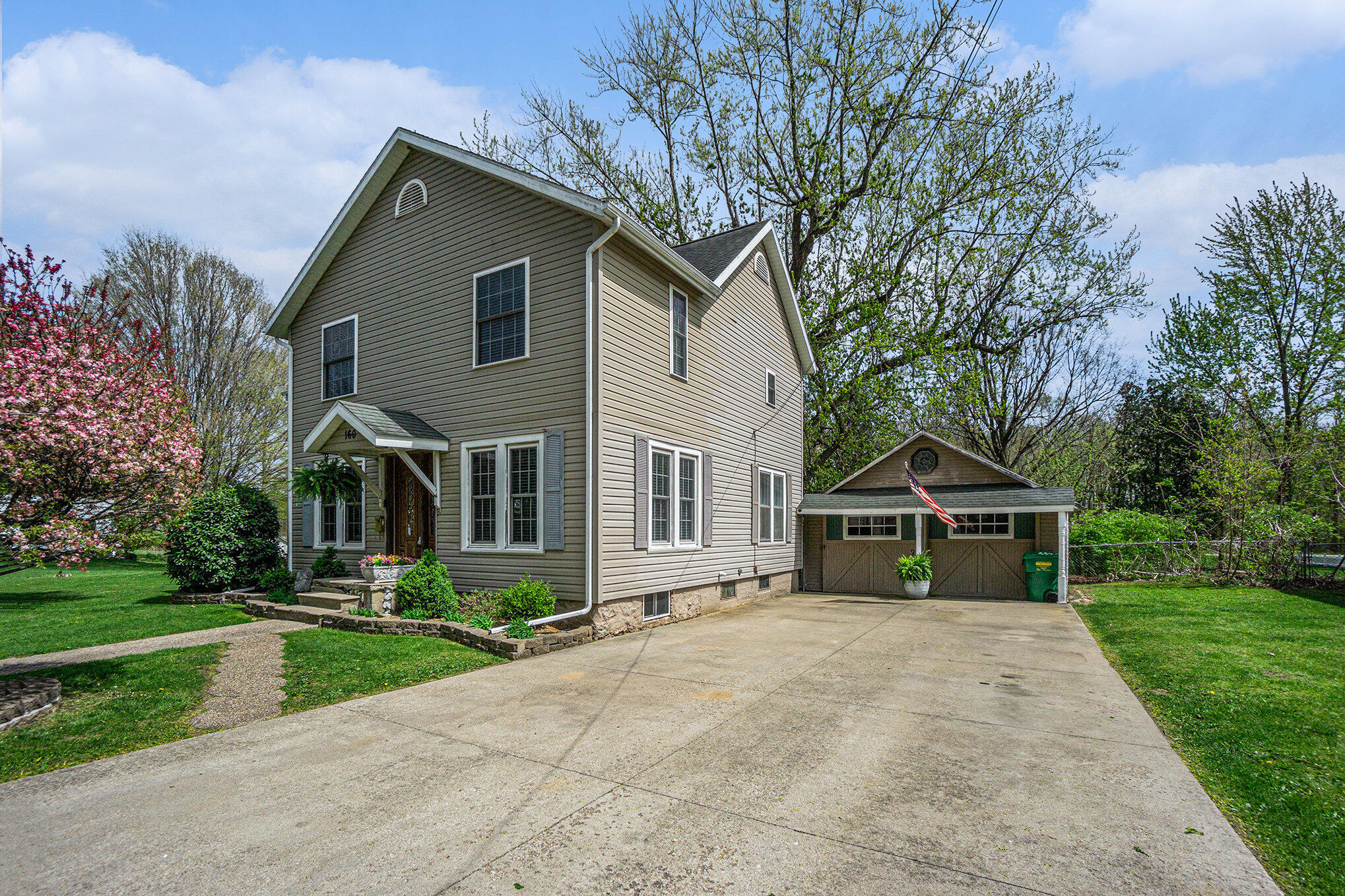160 Race Street